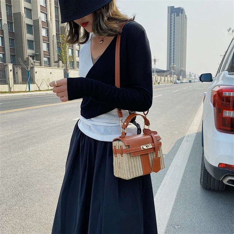 Bolsa Pequena, Bolsa Média, Bolsa Grande, Bolsa Mini, Bolsa Maxi, Bolsa Preta, Bolsa Marrom, Bolsa Bege, Bolsa Vermelha, Bolsa Azul, Bolsa Verde, Bolsa Rosa, Bolsa Amarela, Bolsa Colorida, Bolsa Estampada