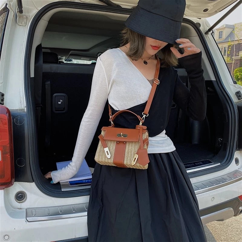 Bolsa Pequena, Bolsa Média, Bolsa Grande, Bolsa Mini, Bolsa Maxi, Bolsa Preta, Bolsa Marrom, Bolsa Bege, Bolsa Vermelha, Bolsa Azul, Bolsa Verde, Bolsa Rosa, Bolsa Amarela, Bolsa Colorida, Bolsa Estampada